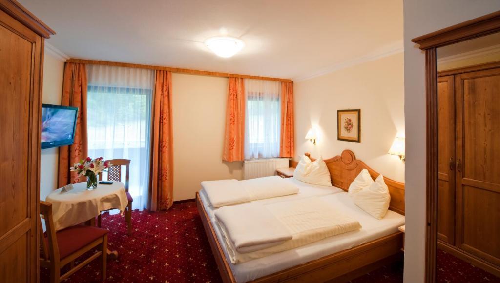 Hotel Hammerwirt - Forellenhof ウンタータウエルン 部屋 写真